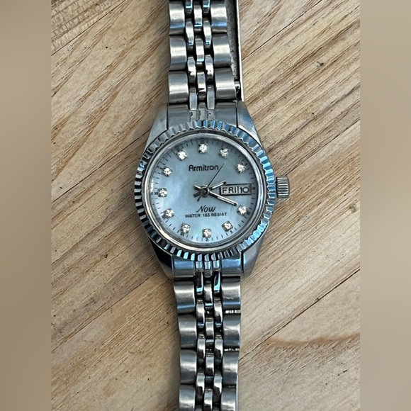 Armitron Ladies Watch Crystals Stainless Bracelet Day Date Window Luminous Hands - Picture 3 of 13